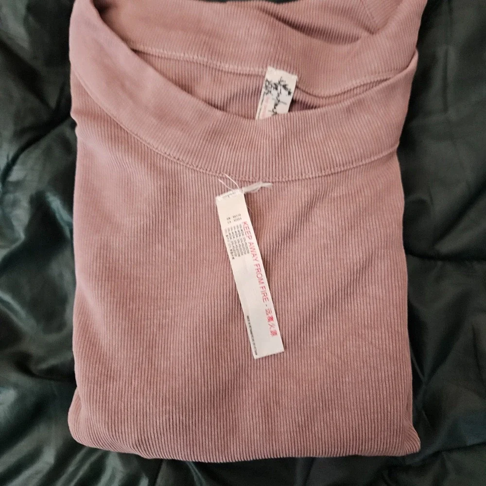 Intimately Free People Women's Small Pink Ribbed Ruched Short Sleeve Top